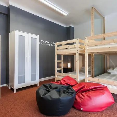 Хостел United Backpackers *